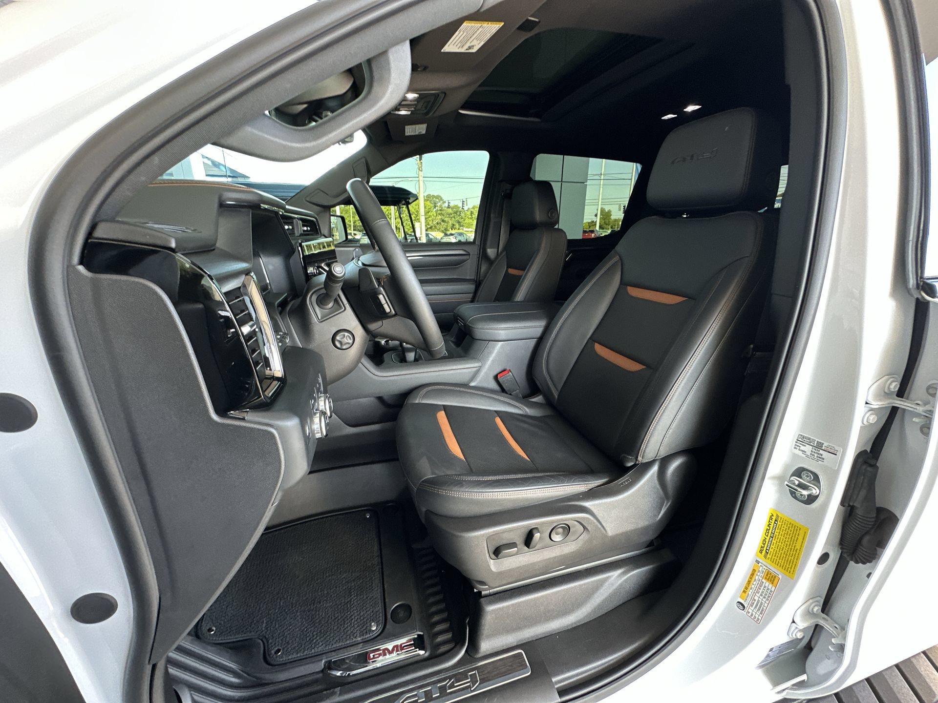 Used 2024 GMC Sierra 1500 AT4 w/ Technology Package AWD/4WD image 20