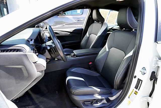 Used 2025 Toyota Camry SE FWD image 15