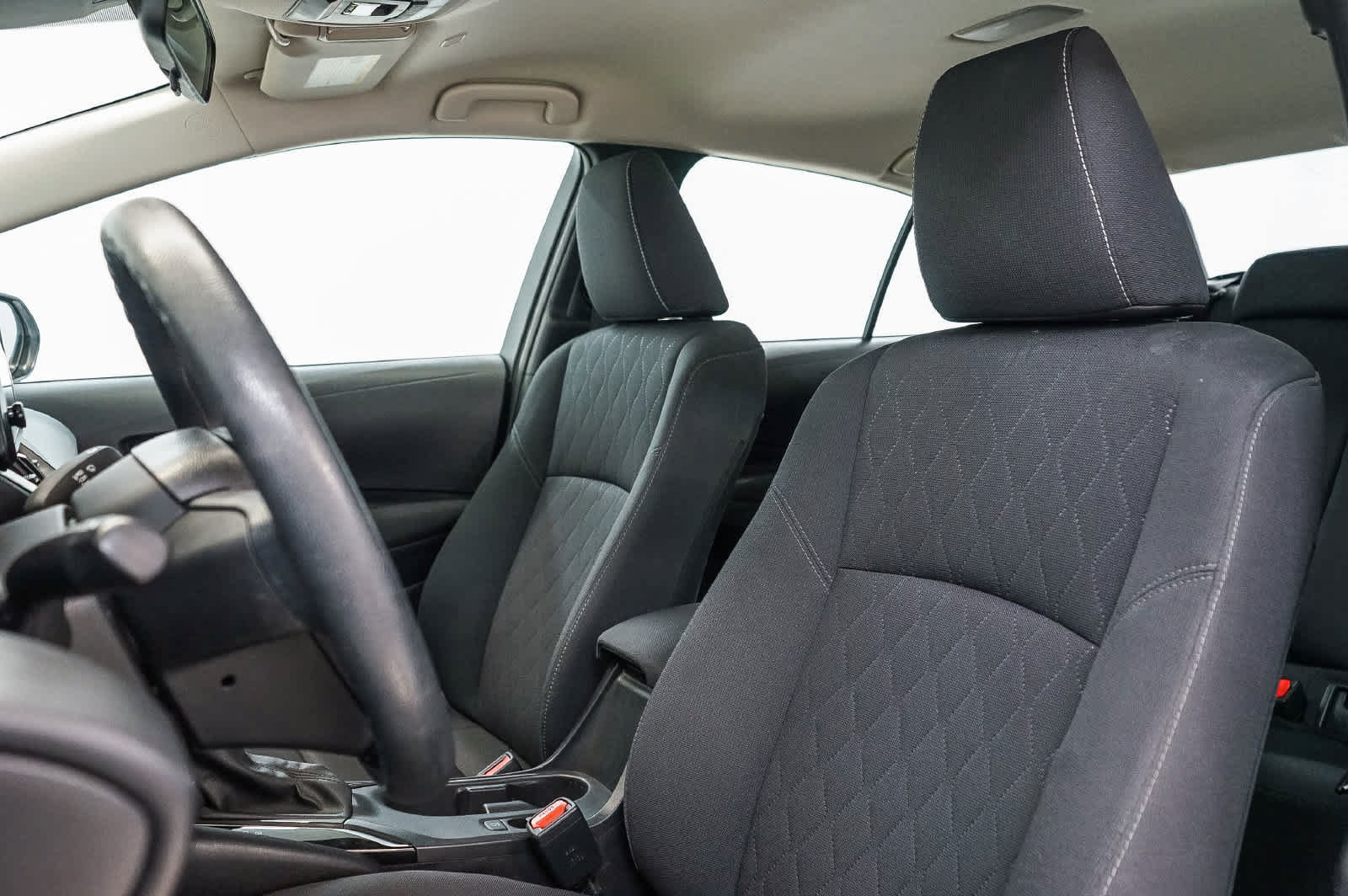 Used 2024 Toyota Corolla LE FWD image 5