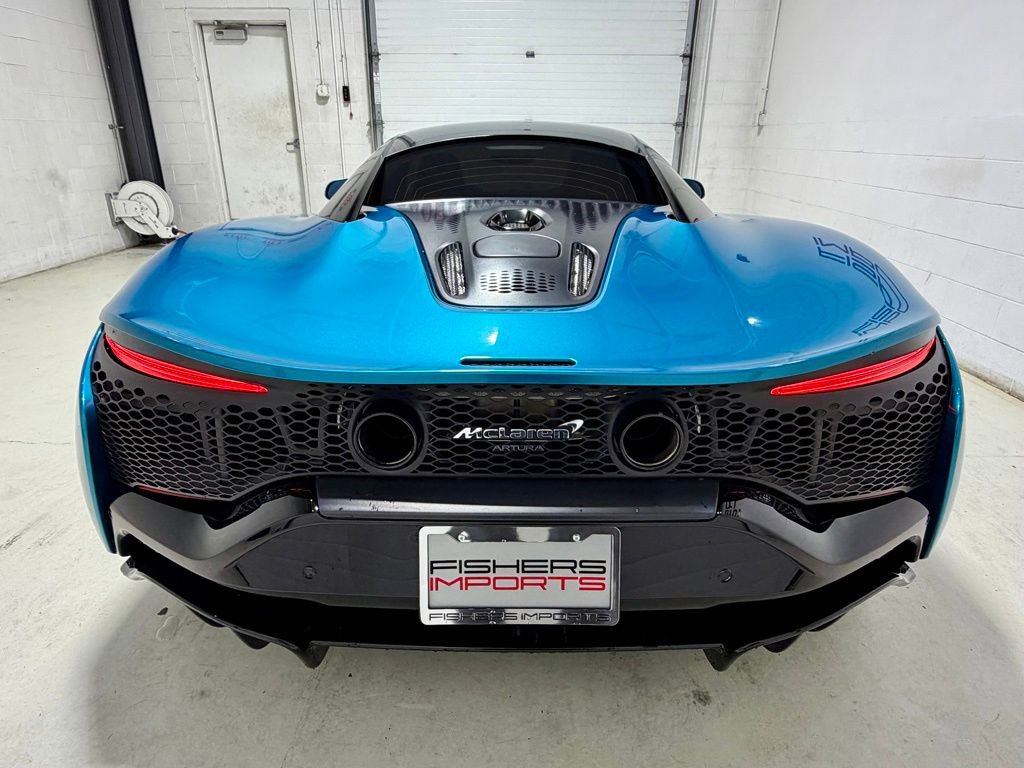Used 2023 McLaren Artura image 17