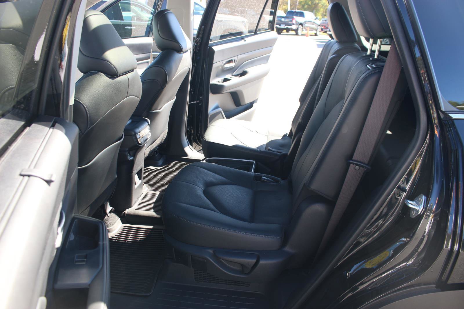 Used 2024 Toyota Grand Highlander Limited image 32