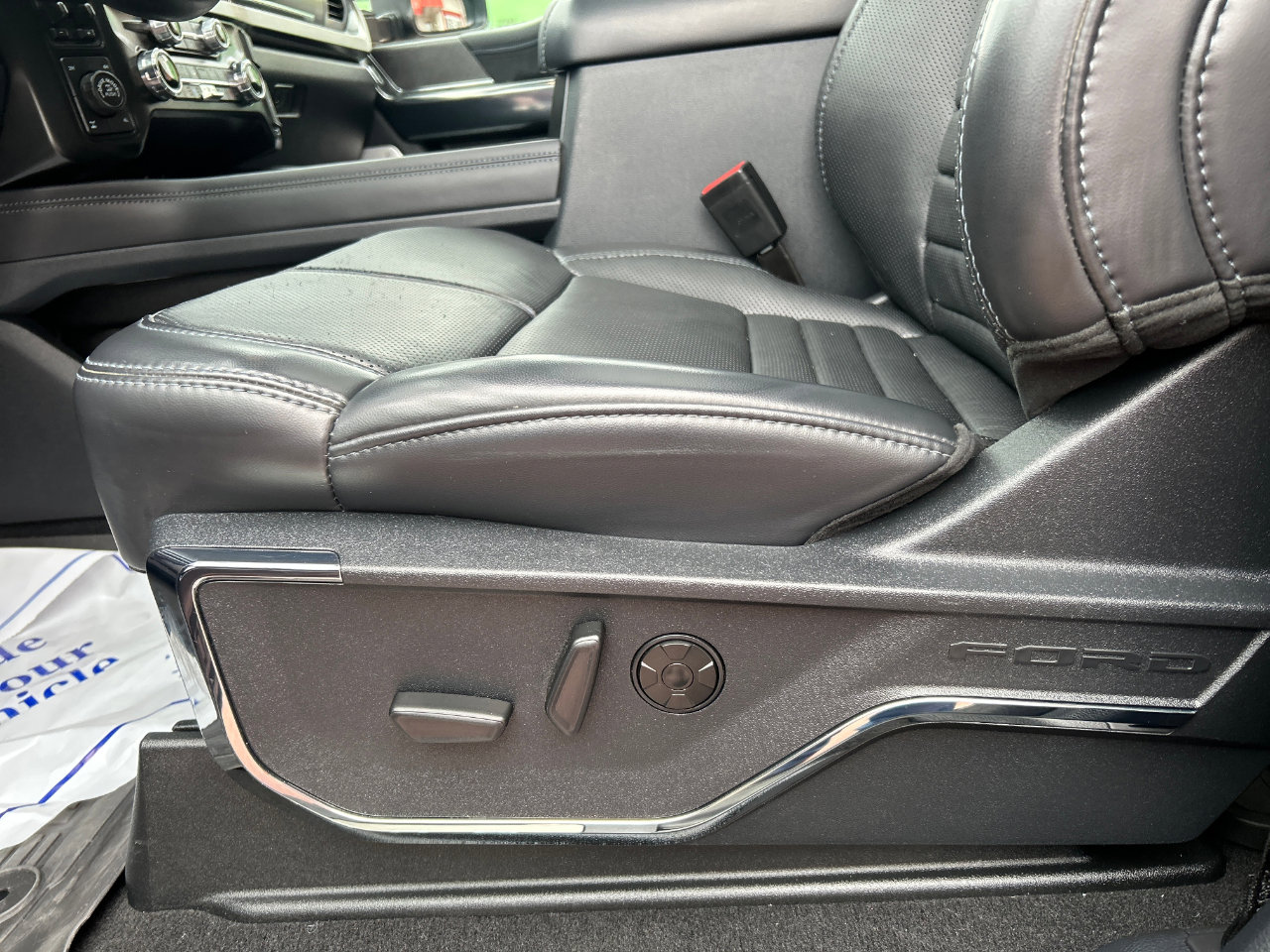 Used 2025 Ford F350 Platinum w/ Tremor Off-Road Package image 15