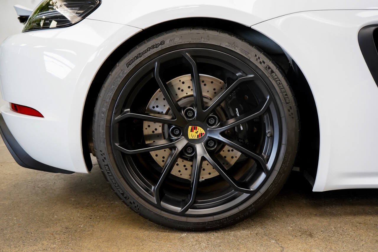 Used 2020 Porsche 718 Boxster Spyder RWD image 19