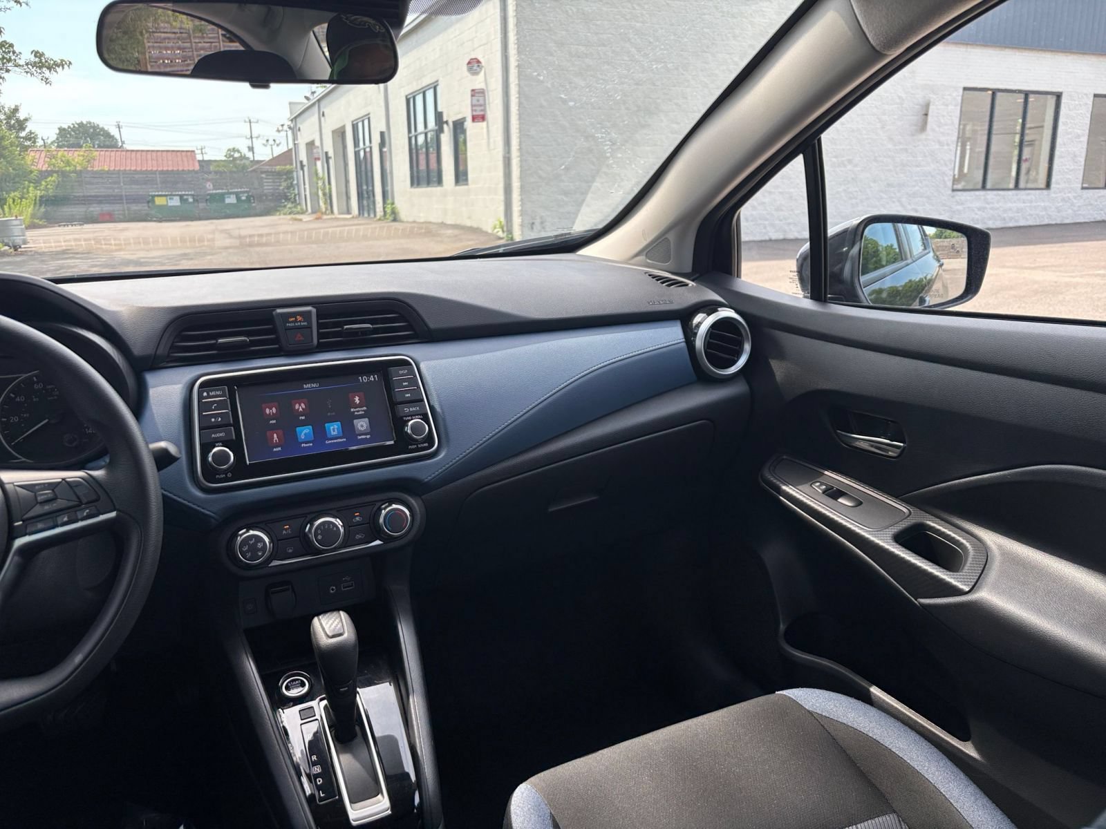 Used 2025 Nissan Versa SV FWD image 34
