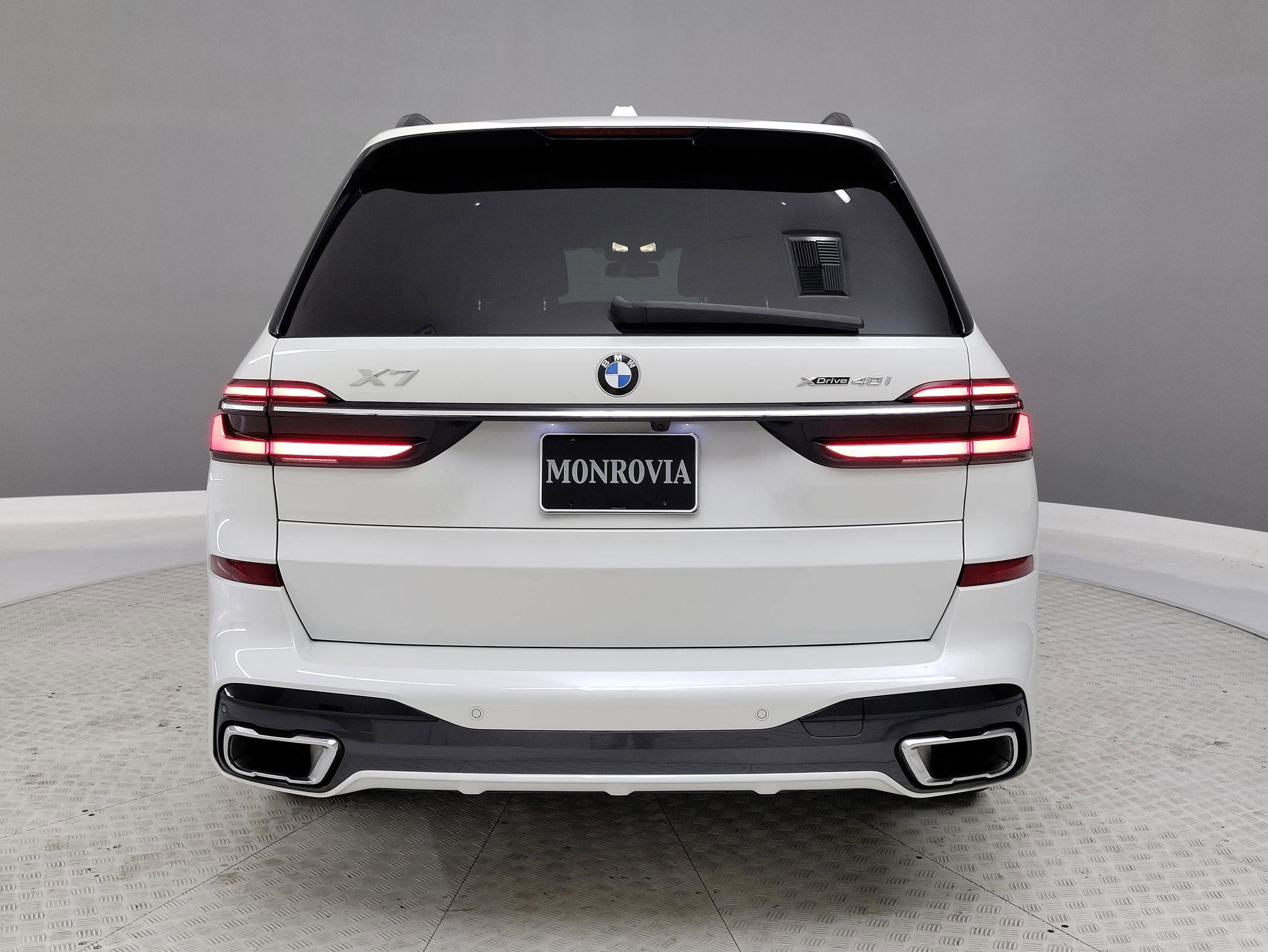 Certified 2023 BMW X7 xDrive40i w/ M Sport Package image 5