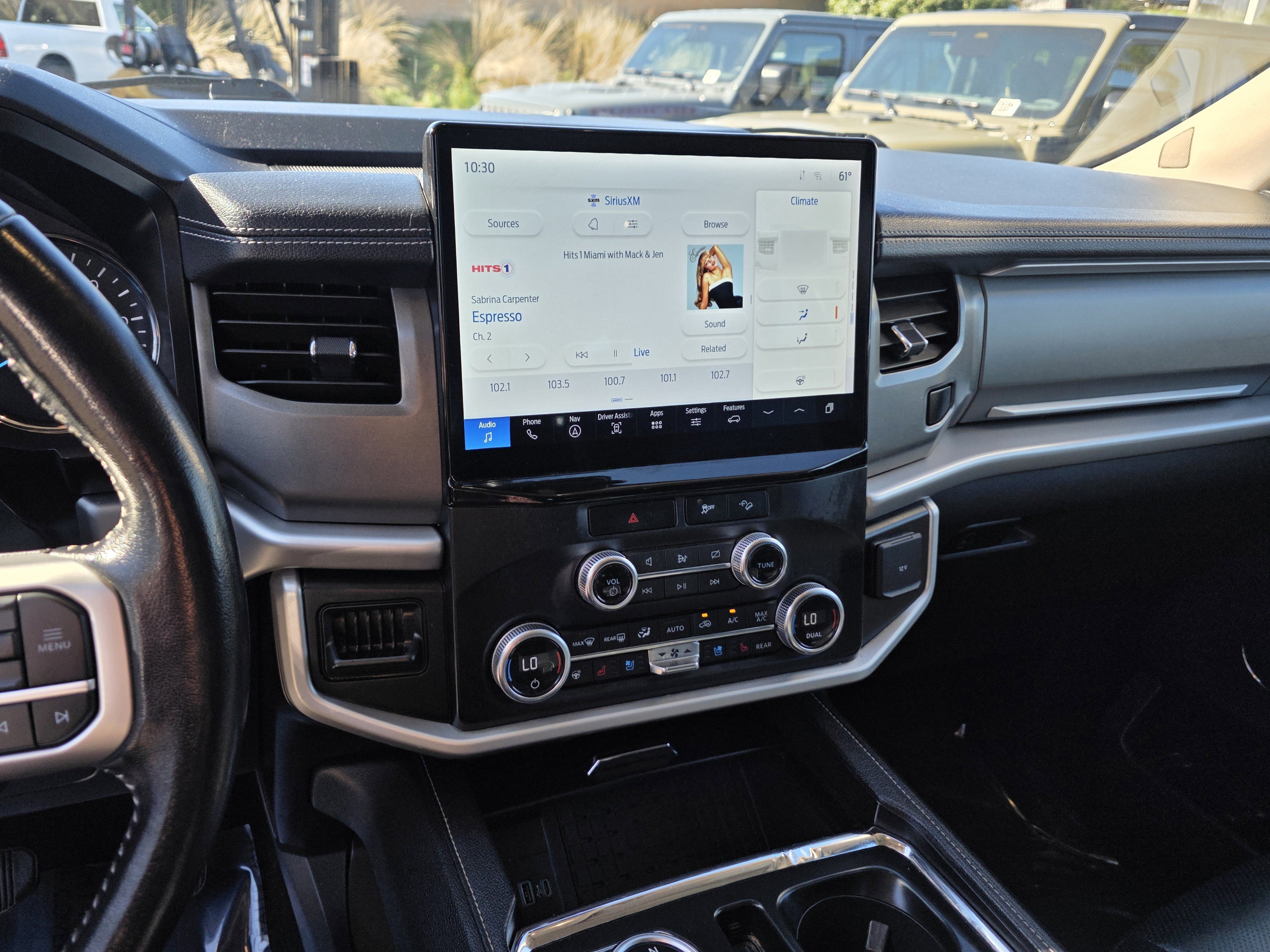 Used 2023 Ford Expedition Max XLT image 13
