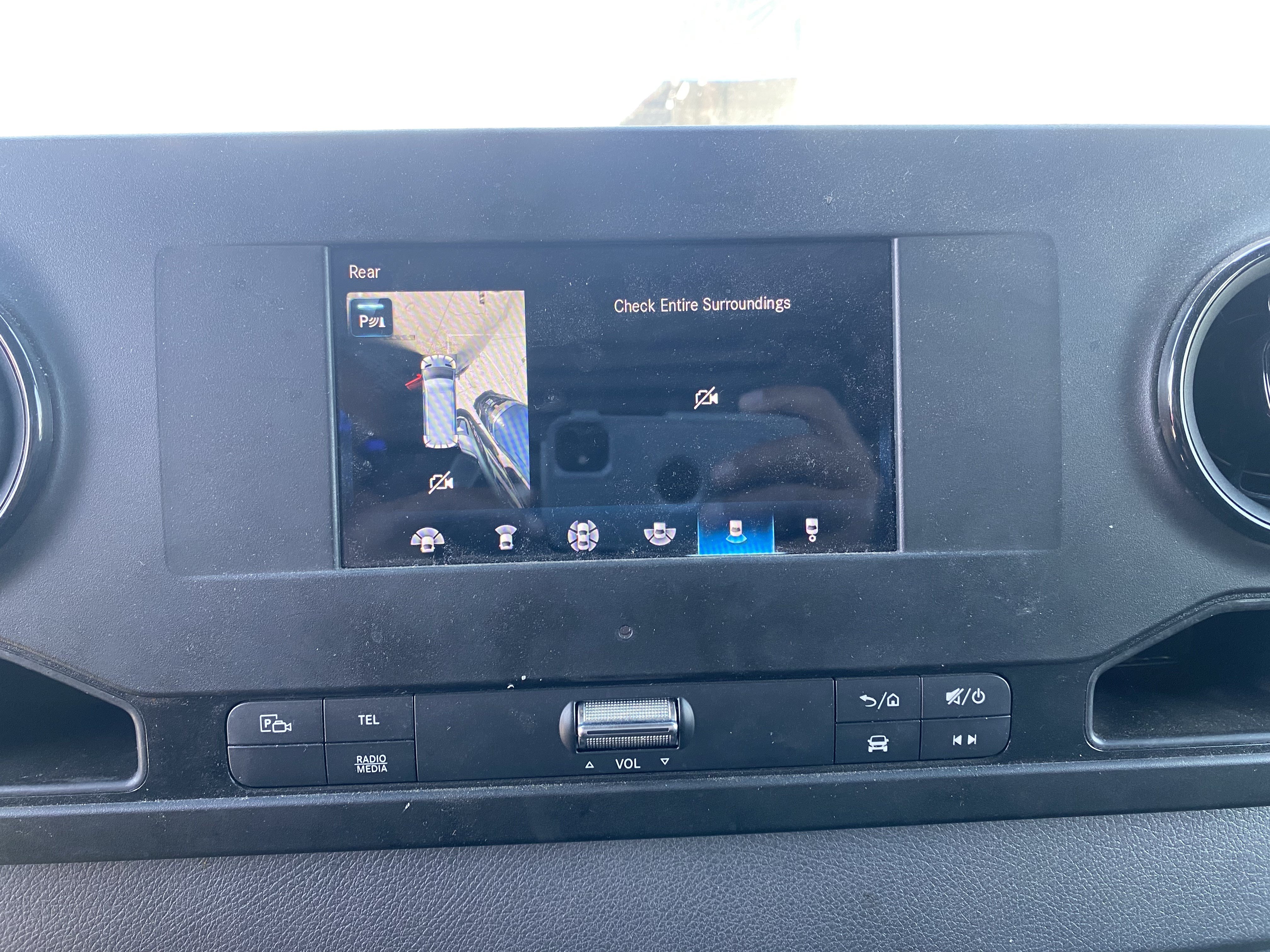 Used 2021 Mercedes-Benz Sprinter 2500 w/ Premium Package image 21