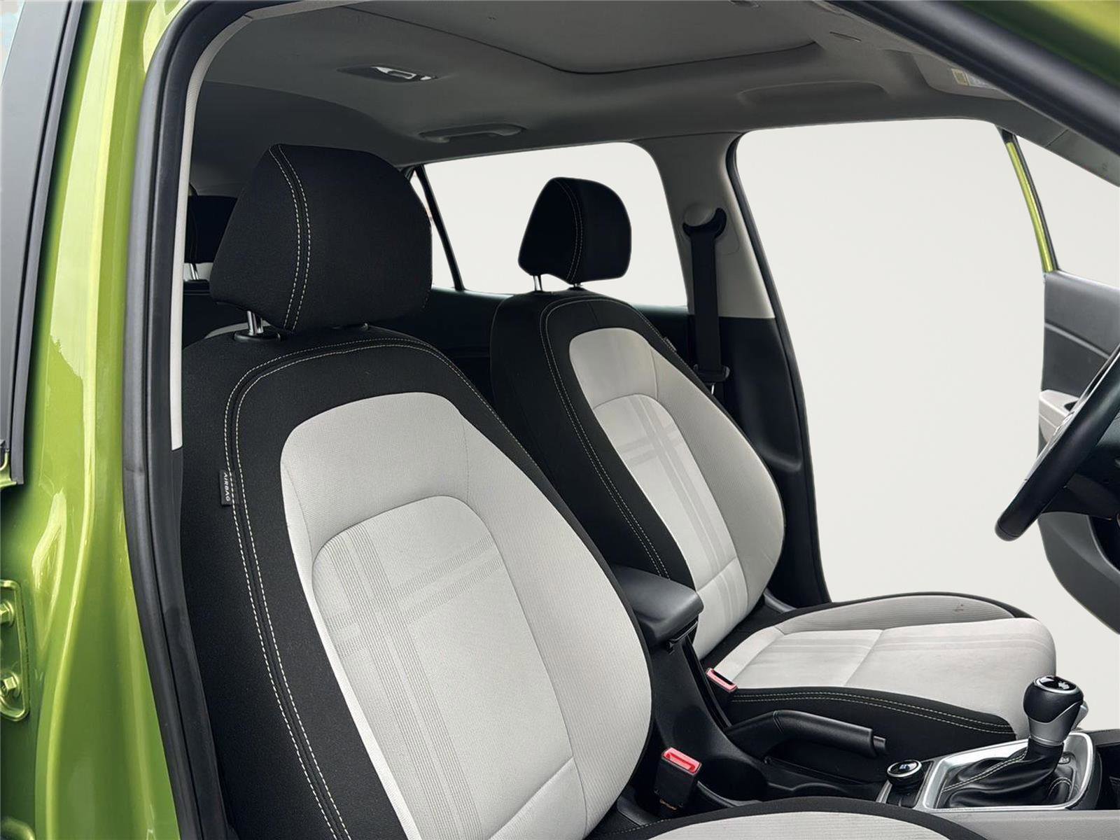 Used 2023 Hyundai Venue SEL w/ Cargo Package image 29