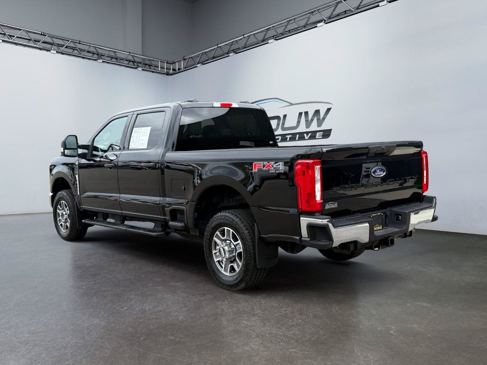 Used 2025 Ford F350 XLT w/ FX4 Off-Road Package AWD/4WD image 5