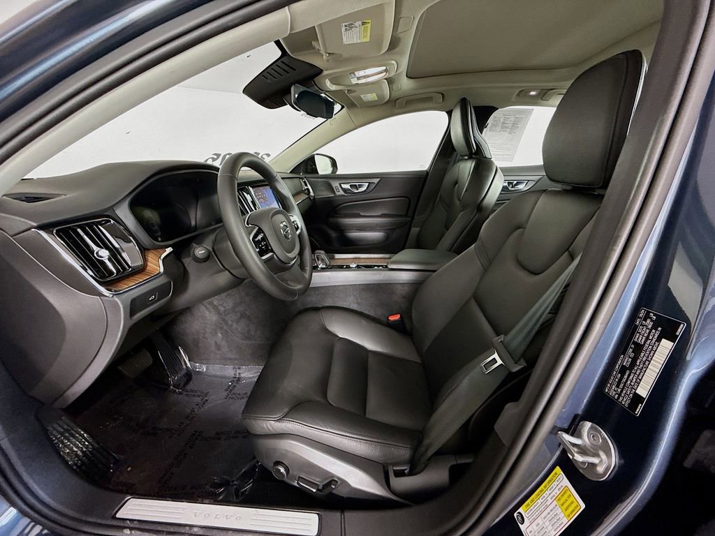 Used 2025 Volvo S60 B5 Plus AWD/4WD image 22