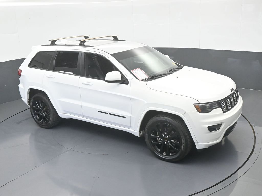 Used 2018 Jeep Grand Cherokee Altitude image 48