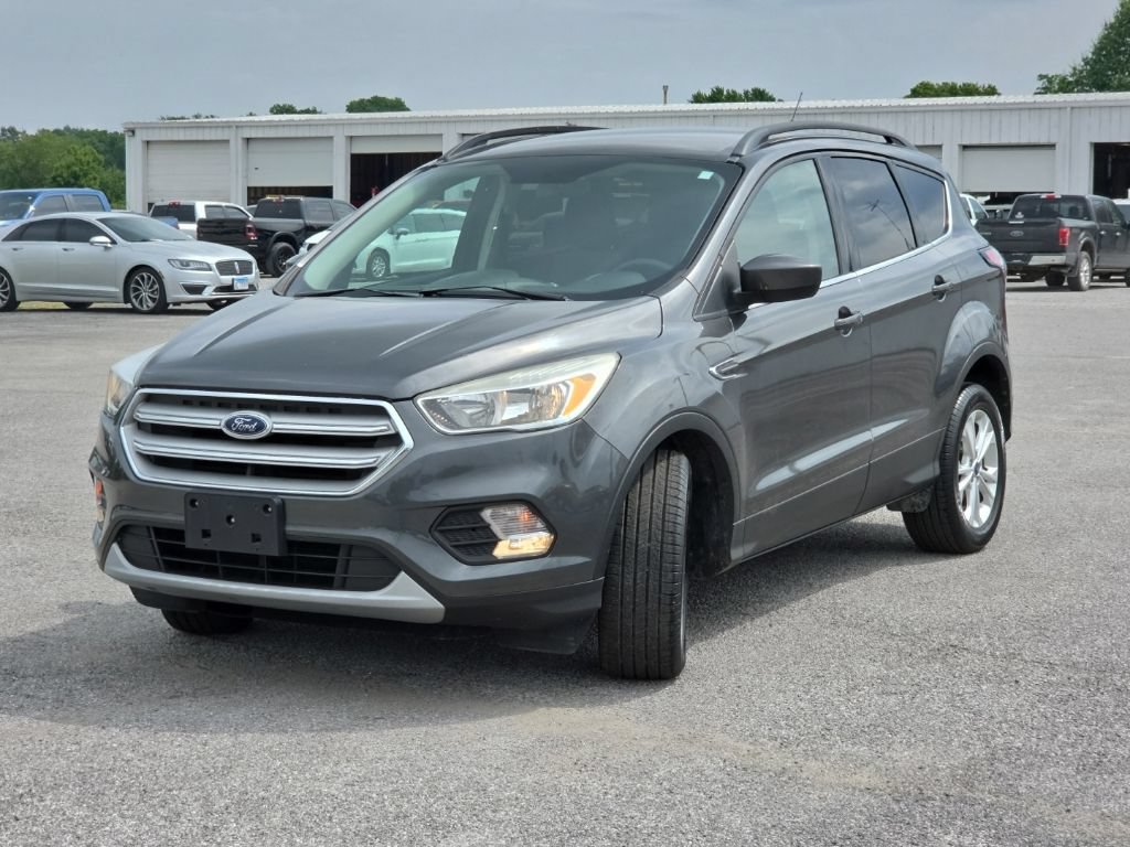 Used 2018 Ford Escape SE FWD image 3