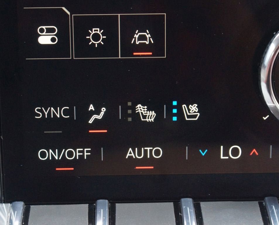 Used 2025 GMC Acadia Denali w/ LPO, Floor Liner Package FWD image 9