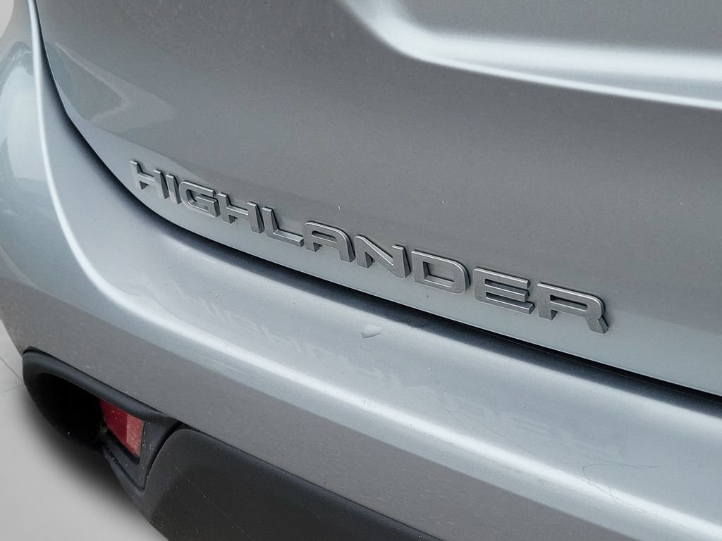 Used 2020 Toyota Highlander LE AWD/4WD image 33