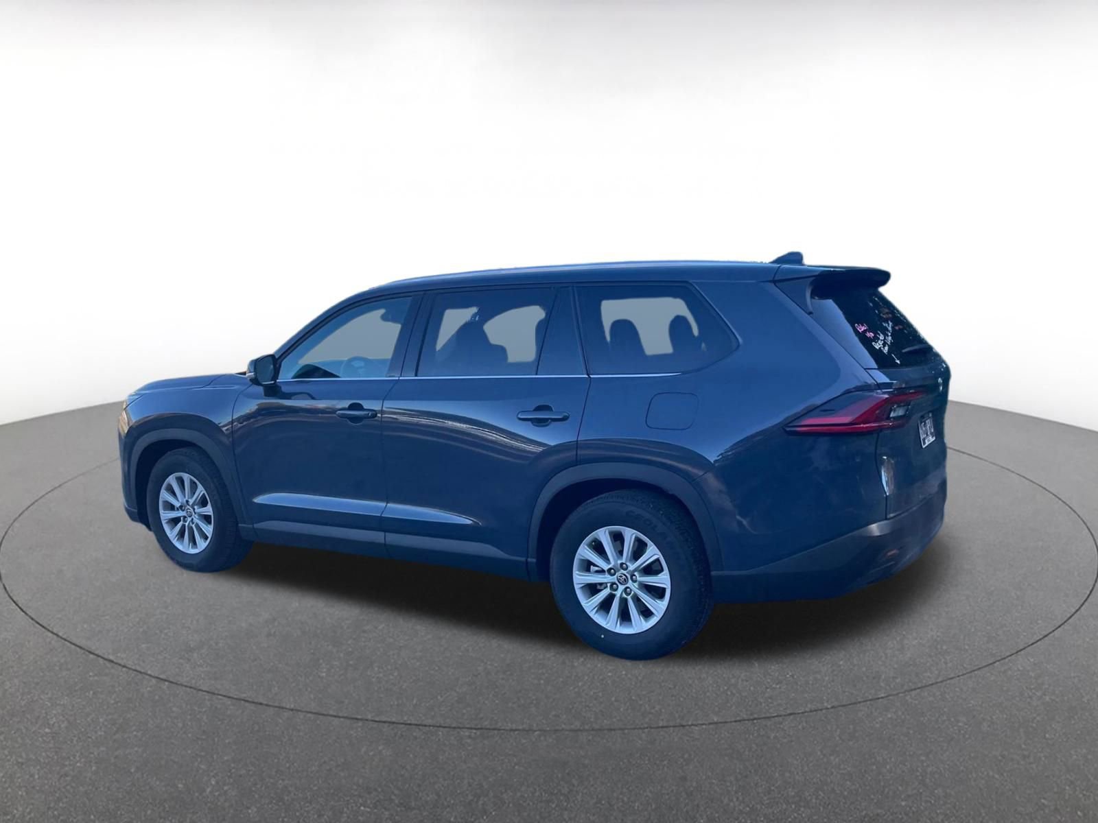 Used 2025 Toyota Grand Highlander FWD image 11