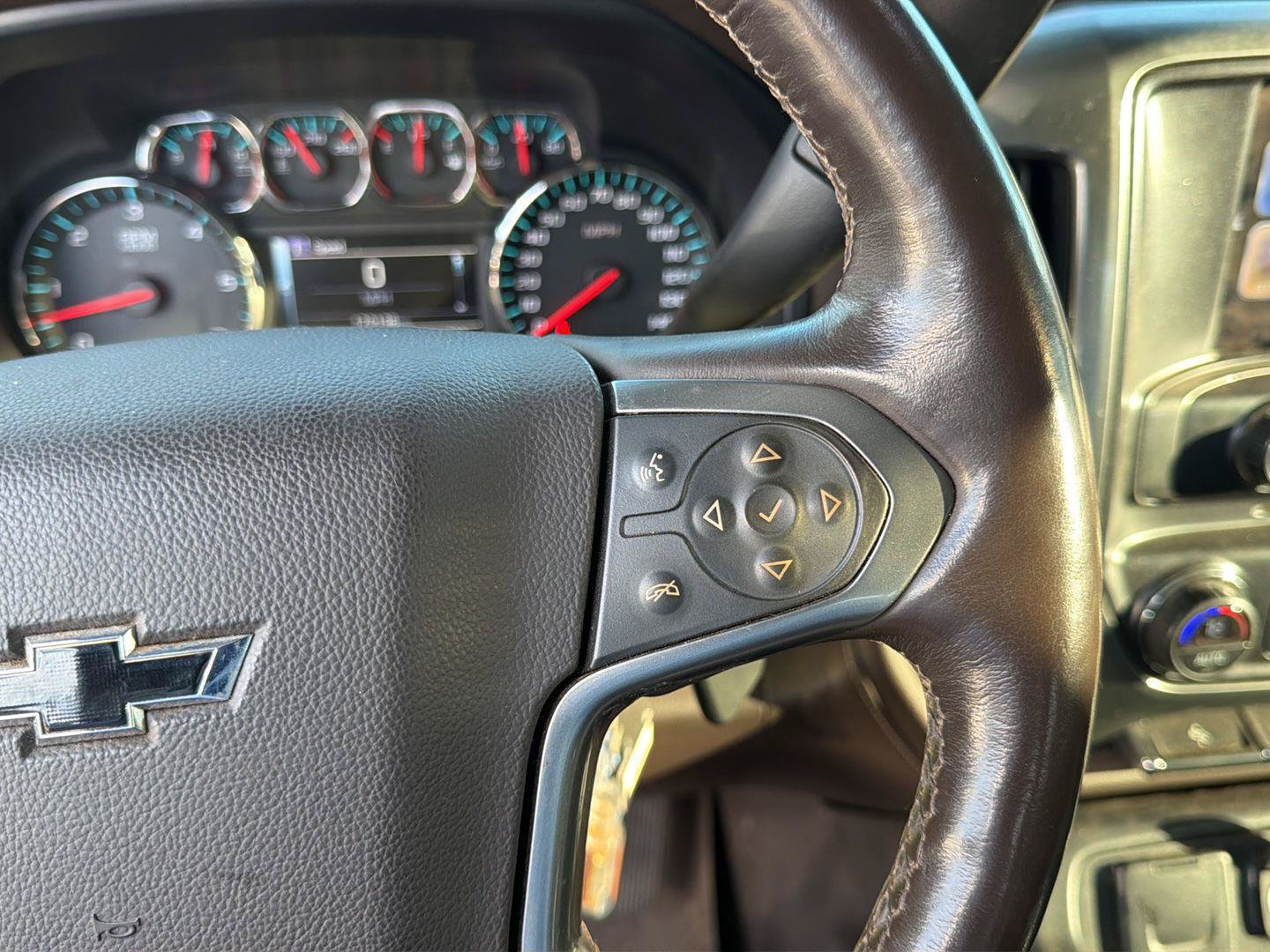 Used 2015 Chevrolet Silverado 1500 LTZ w/ LTZ Plus Package AWD/4WD image 10