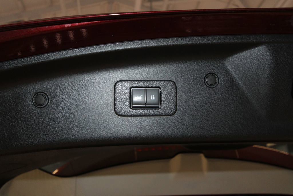 Used 2024 Nissan Armada Platinum w/ Captain's Chairs Package image 46