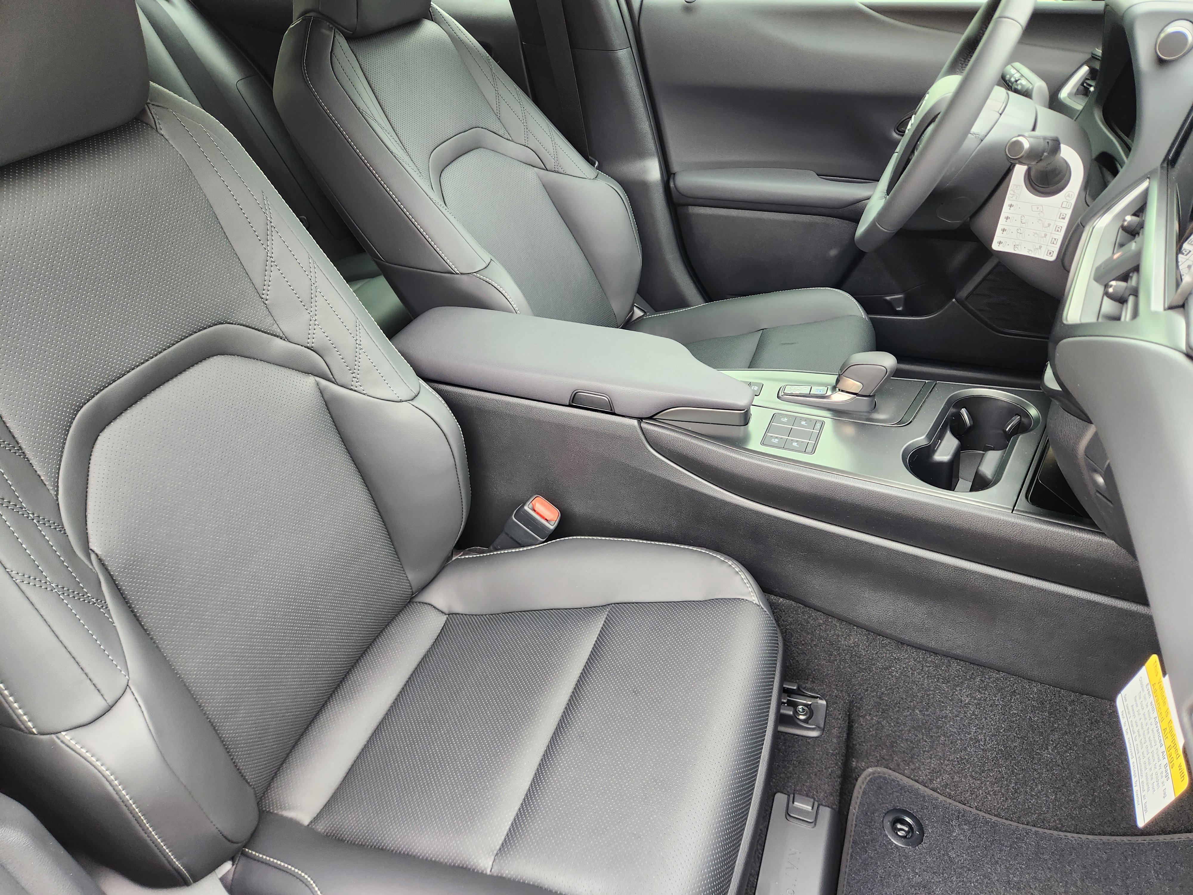 New 2026 Lexus UX 300h FWD image 6