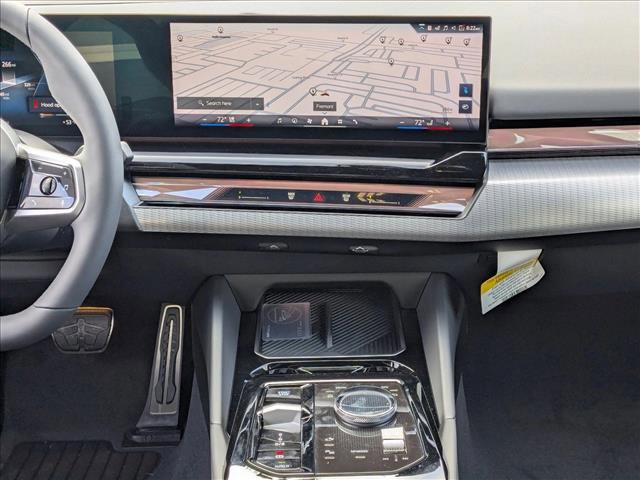 Used 2025 BMW i5 eDrive40i w/ M Sport Package image 11