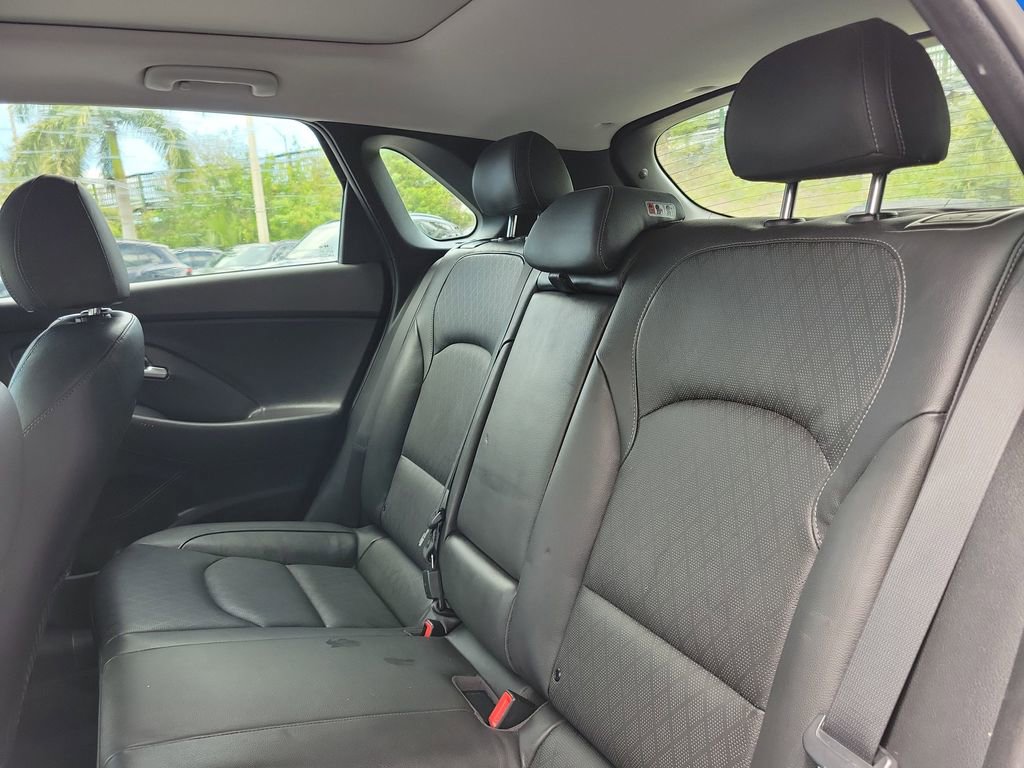 Used 2018 Hyundai Elantra GT w/ Tech Package 03 FWD image 9
