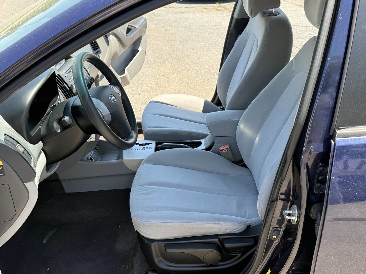 Used 2009 Hyundai Elantra GLS FWD image 12