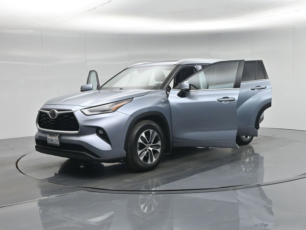 Used 2021 Toyota Highlander XLE image 33