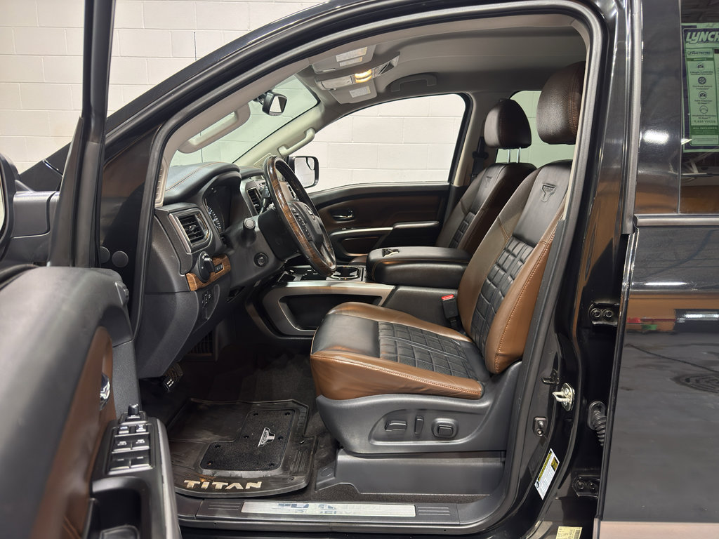 Used 2019 Nissan Titan Platinum Reserve image 15