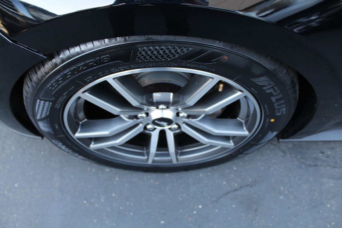 Used 2017 Ford Mustang GT RWD image 11