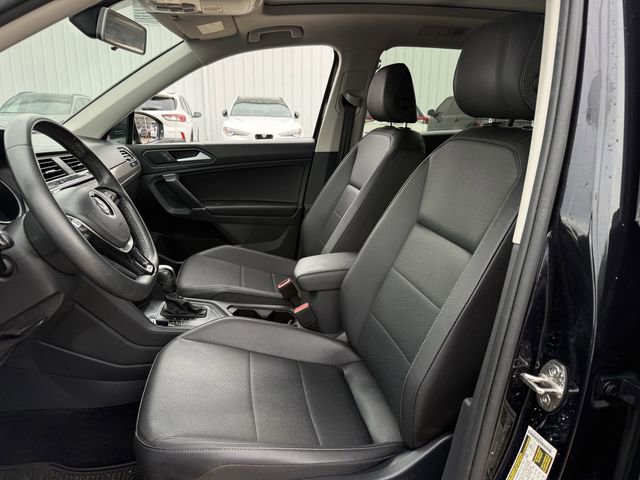 Used 2020 Volkswagen Tiguan SE w/ Panoramic Sunroof Package FWD image 25