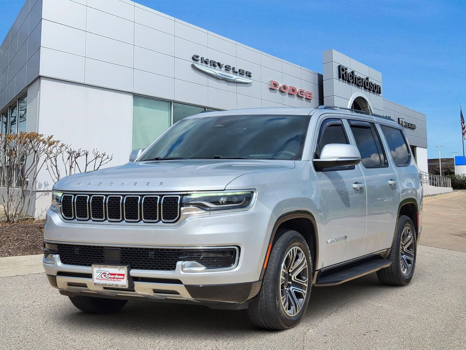 Used 2022 Jeep Wagoneer Series III AWD/4WD image 2