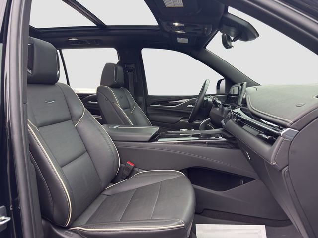 Used 2023 Cadillac Escalade Sport w/ LPO, ONYX Package image 17