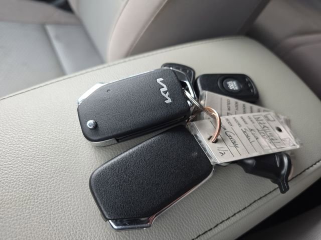 Used 2022 Kia Soul LX image 29