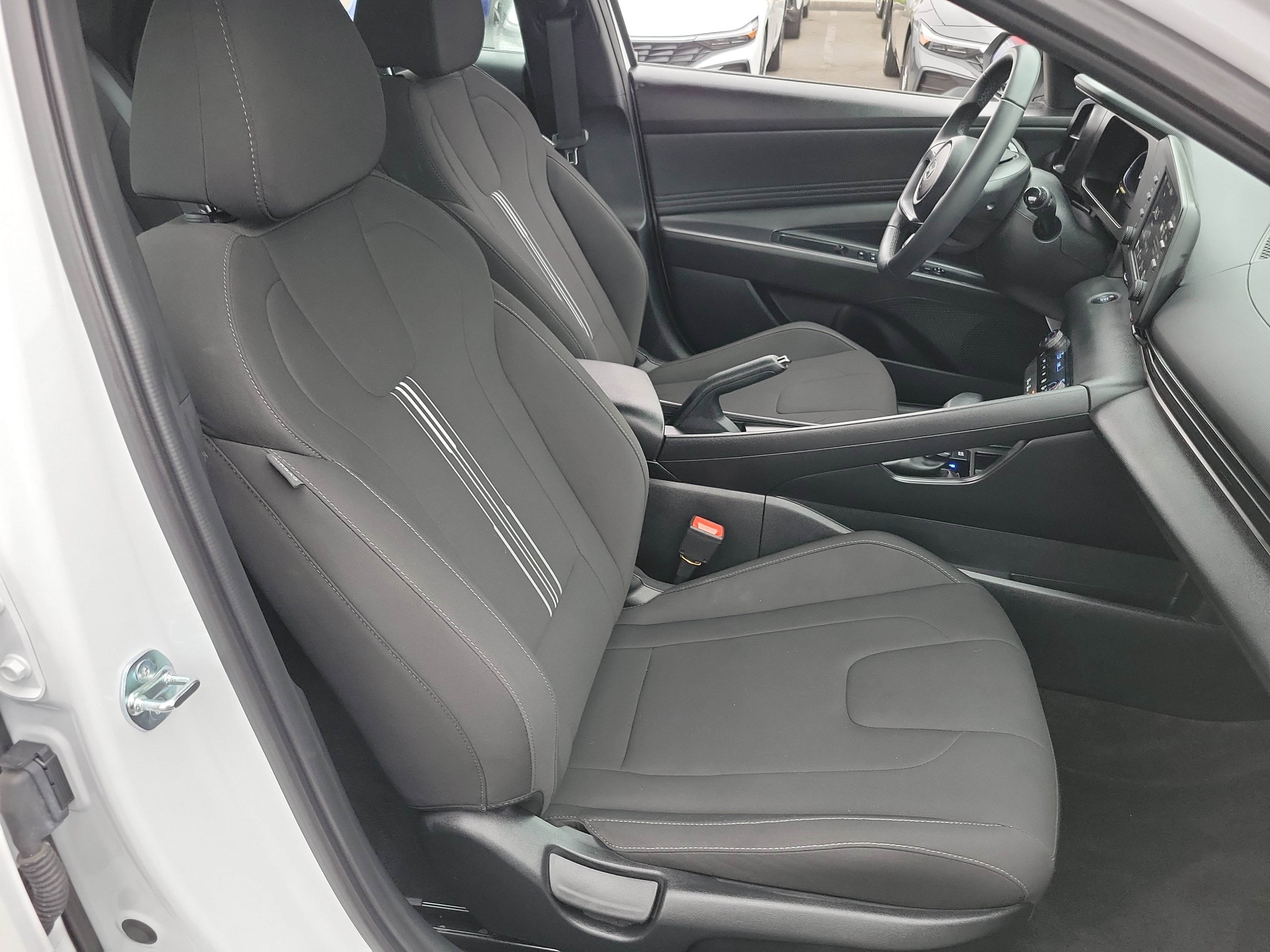 Certified 2025 Hyundai Elantra Sport w/ Cargo Package image 19