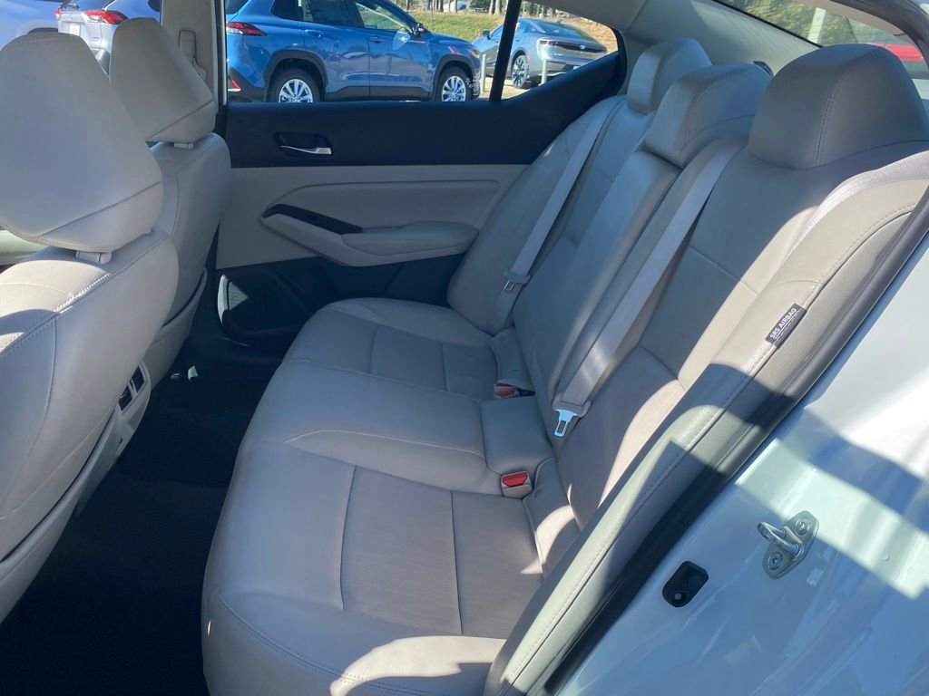 Used 2022 Nissan Altima 2.5 Platinum image 8