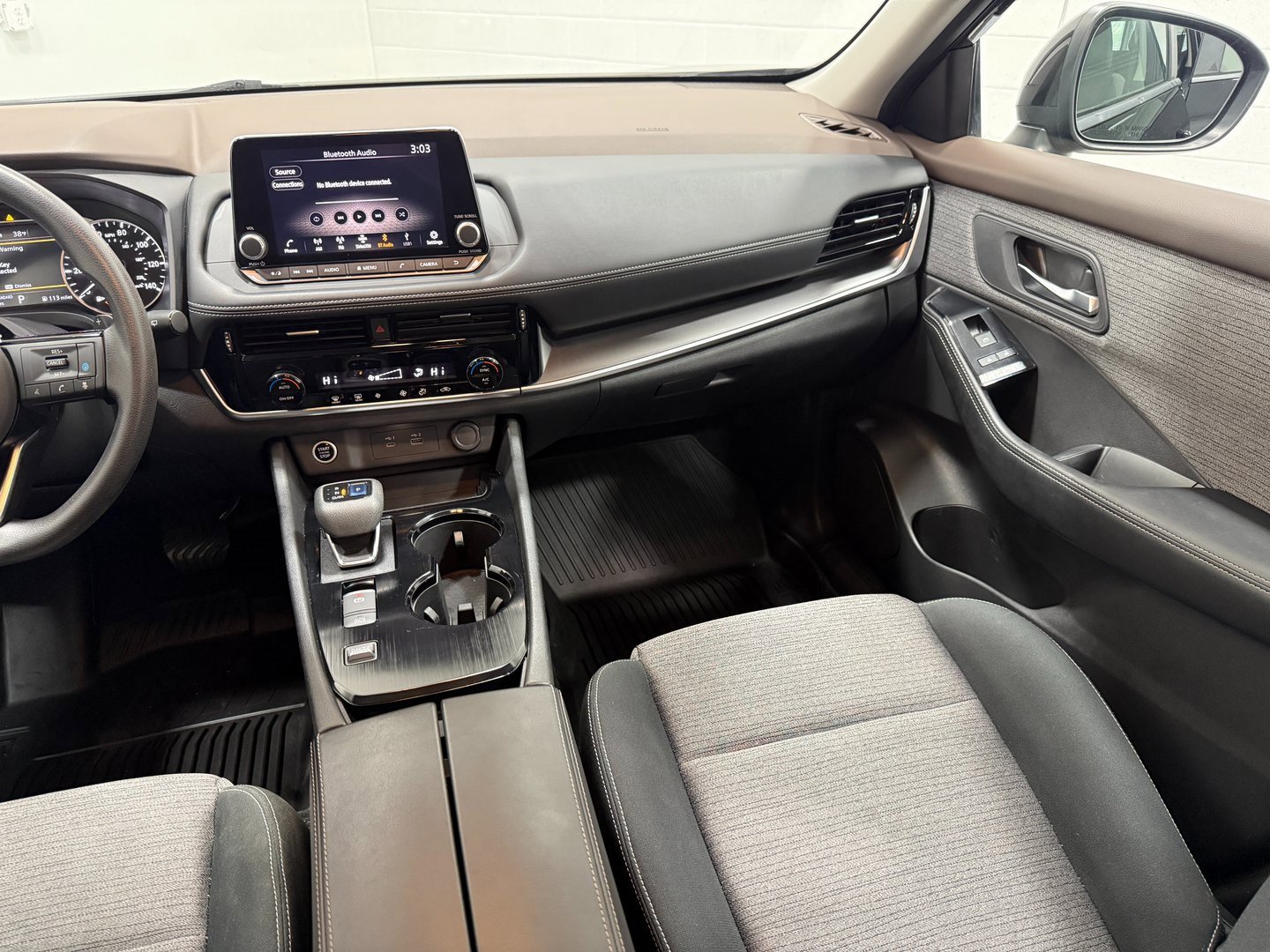 Used 2022 Nissan Rogue SV image 41