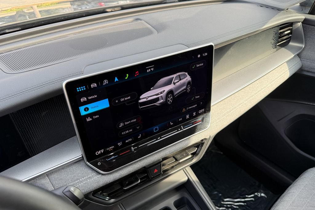 Used 2025 Volkswagen Tiguan S image 17