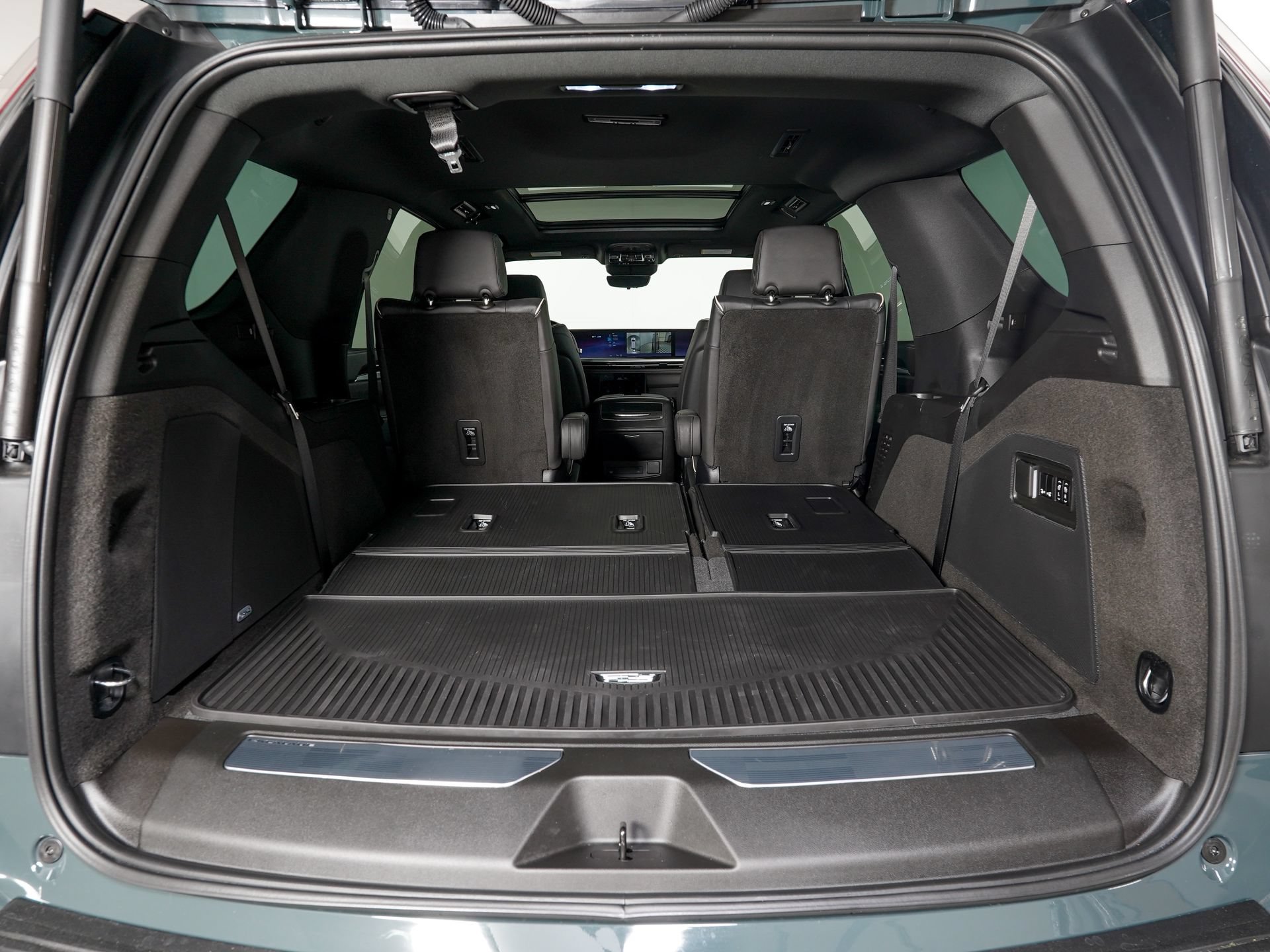 Used 2026 Cadillac Escalade Luxury w/ Touring Package RWD image 12