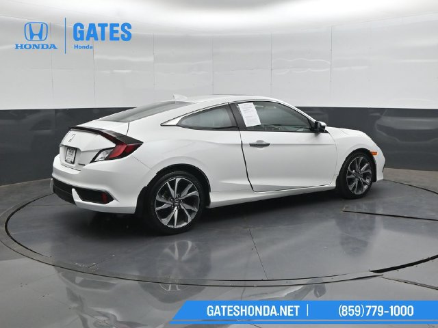 Used 2019 Honda Civic Touring image 2