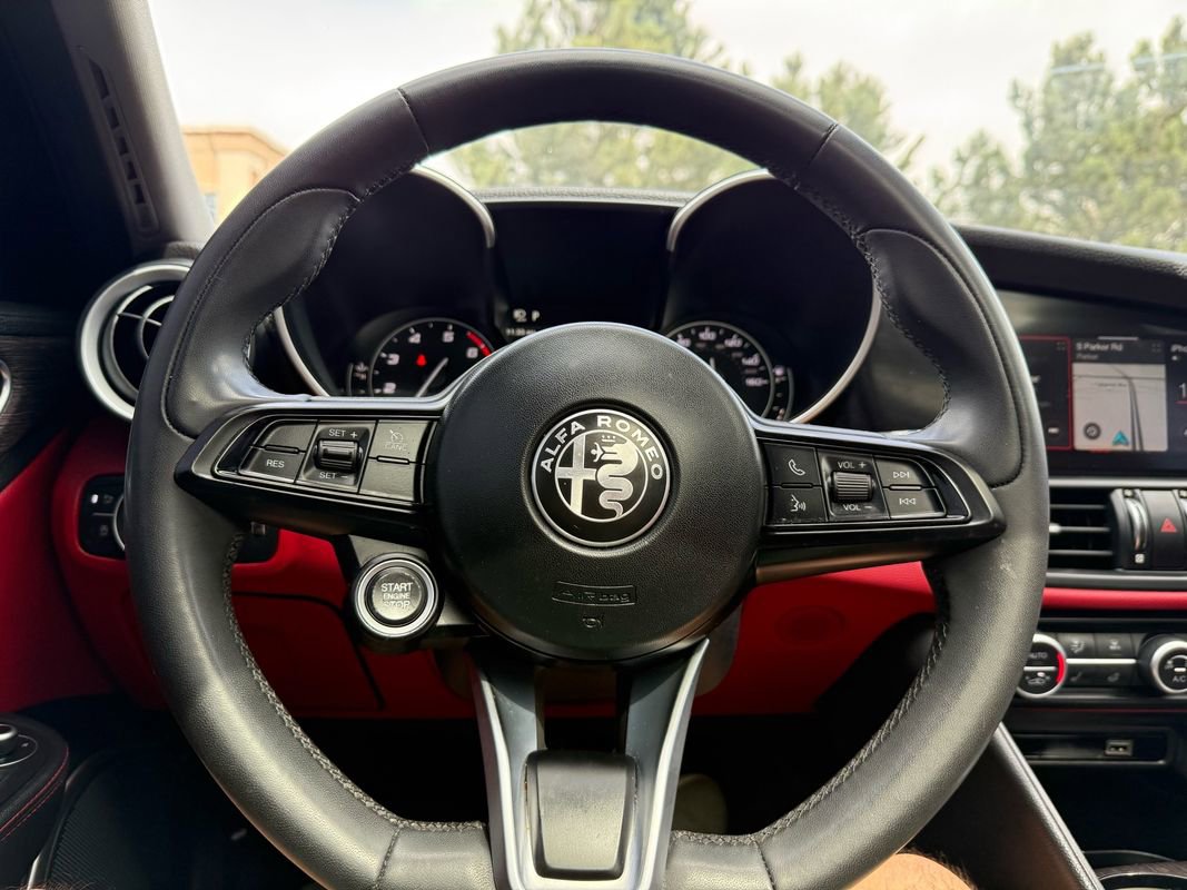 Used 2021 Alfa Romeo Giulia Ti w/ Nero Edizione image 29