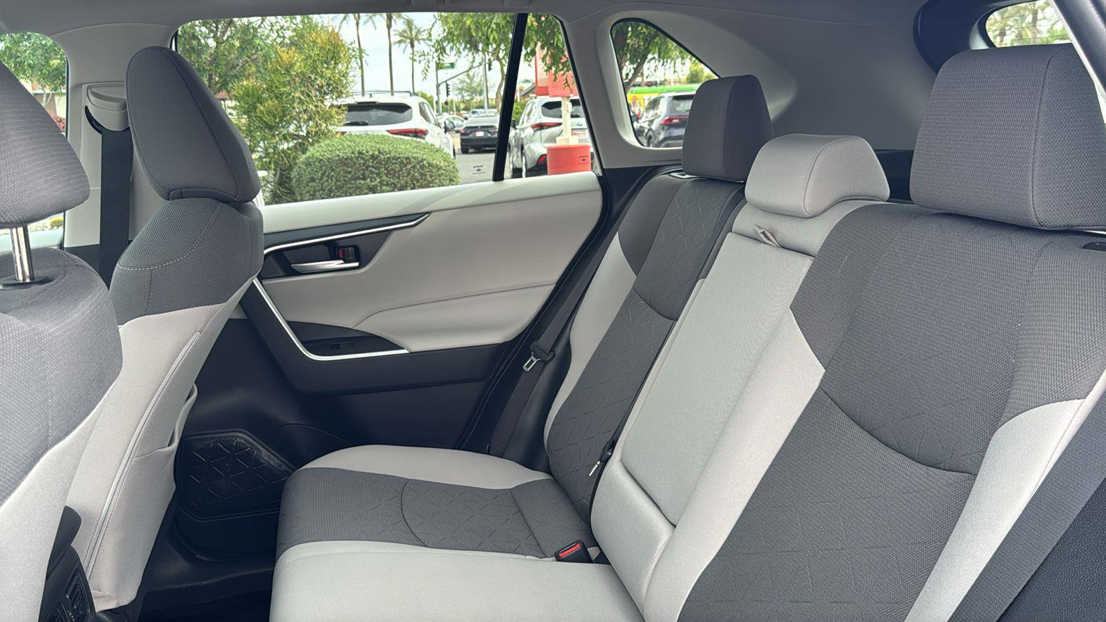 Certified 2025 Toyota RAV4 XLE w/ Convenience Package image 28