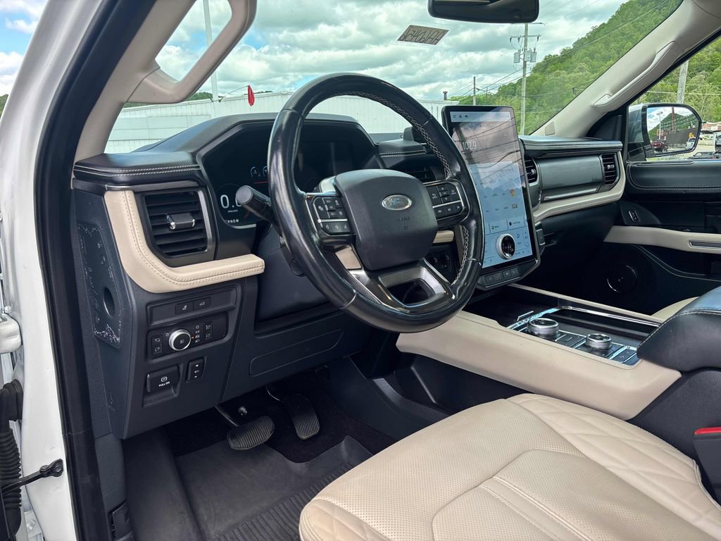 Used 2022 Ford Expedition Platinum AWD/4WD image 13