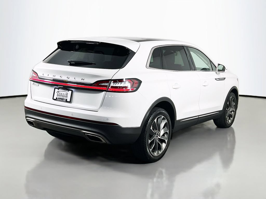 Used 2022 Lincoln Nautilus Reserve w/ Luxury Package AWD/4WD image 5