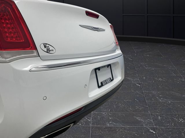 Used 2021 Chrysler 300 Touring L image 30