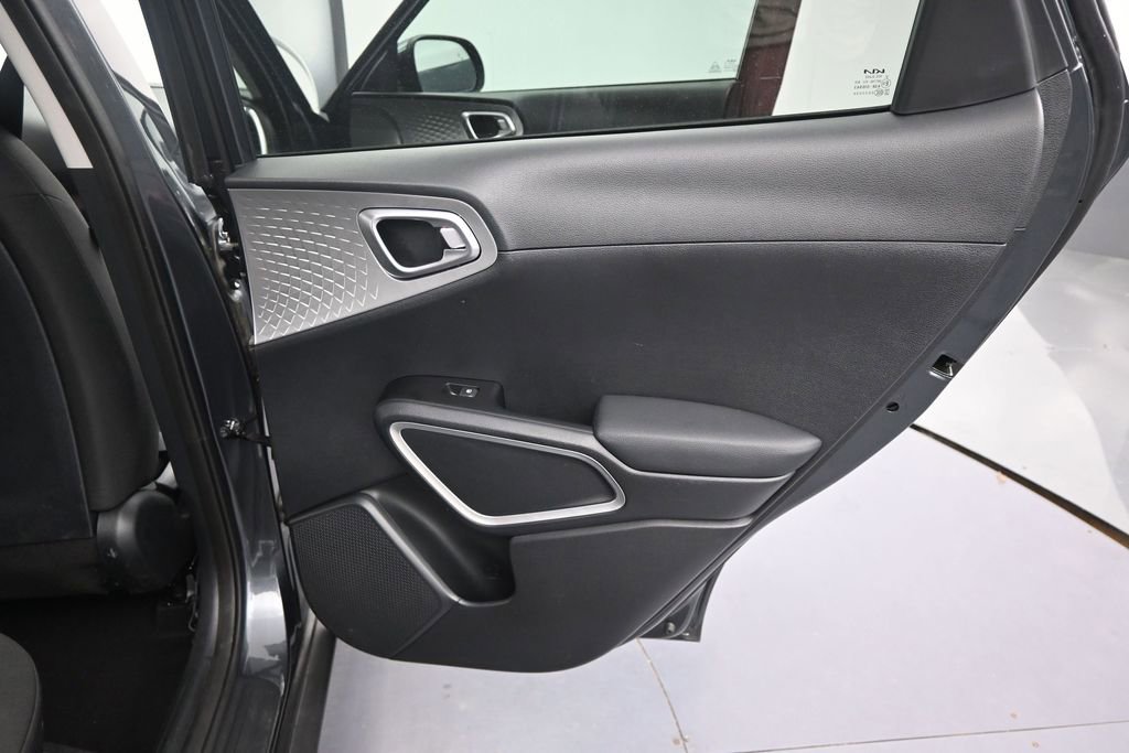 Certified 2024 Kia Soul LX w/ Option Group 015 FWD image 18