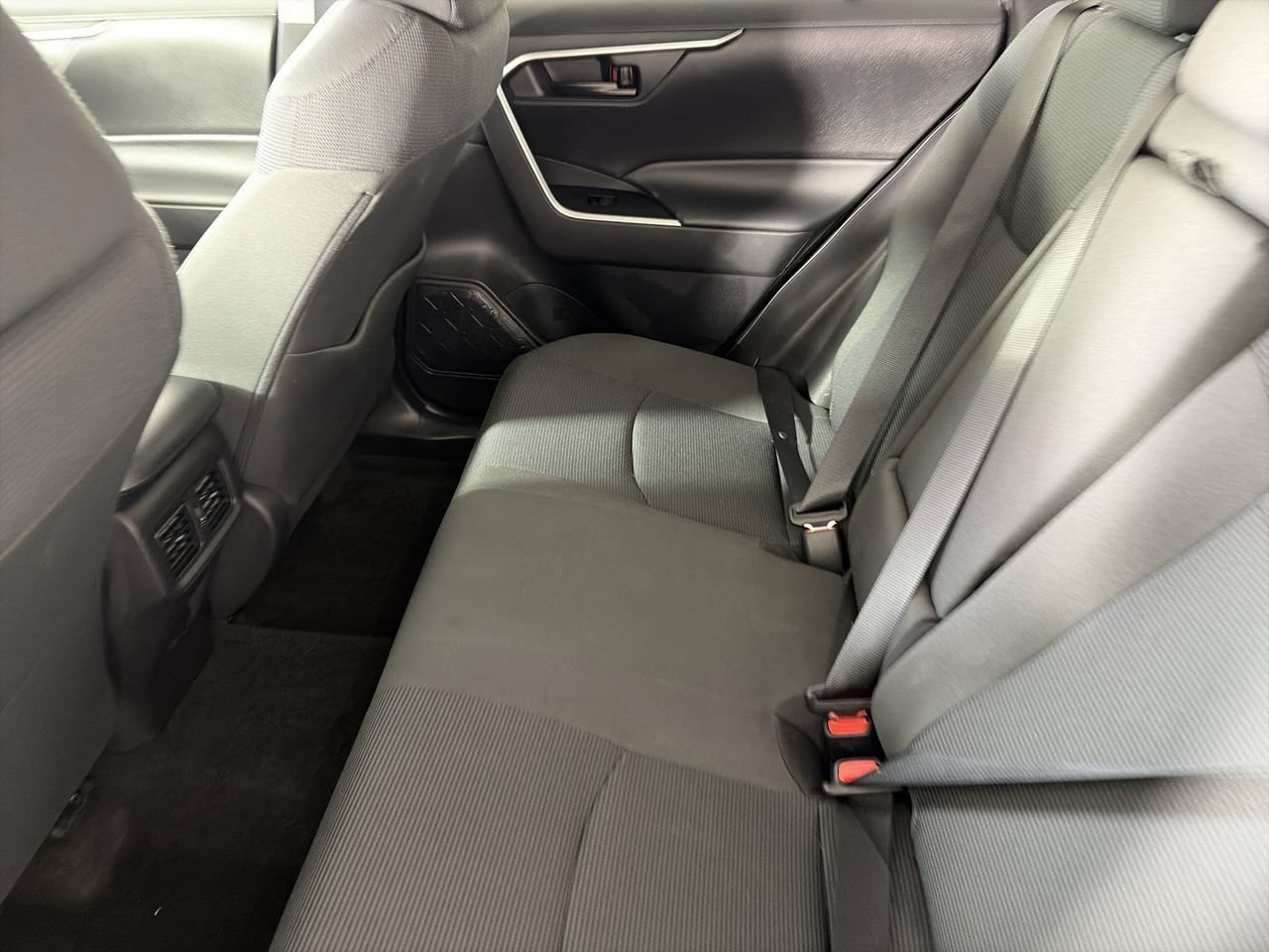 Used 2023 Toyota RAV4 LE AWD/4WD image 22
