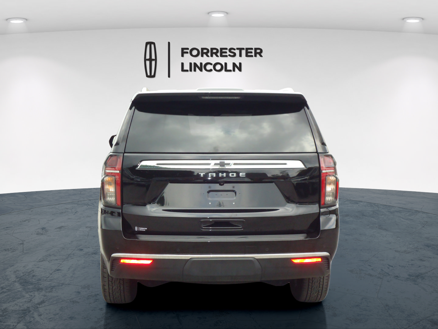 Used 2024 Chevrolet Tahoe LS w/ Driver Alert Package AWD/4WD image 4