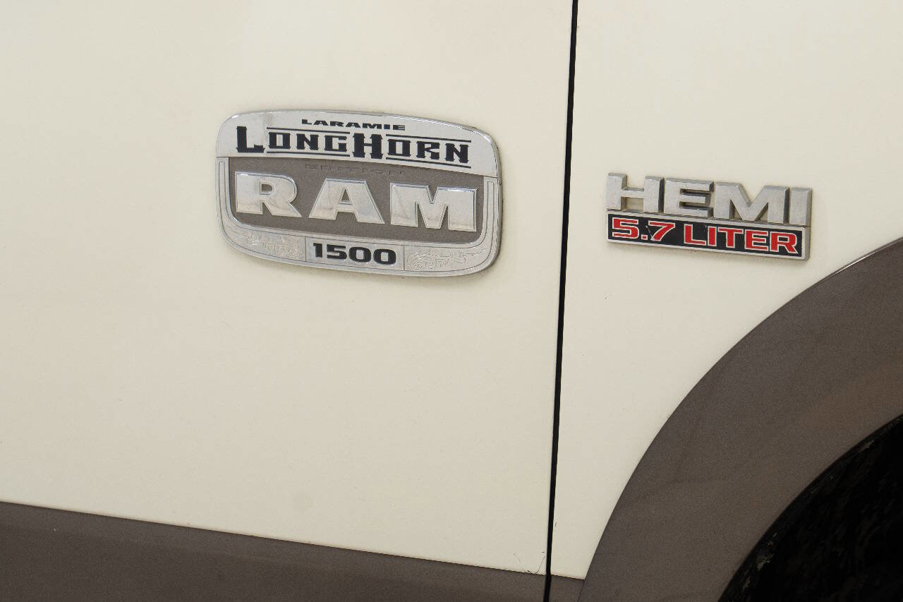 Used 2017 RAM 1500 Laramie Longhorn RWD image 16