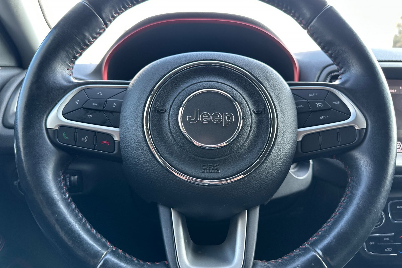 Used 2018 Jeep Compass Trailhawk image 36