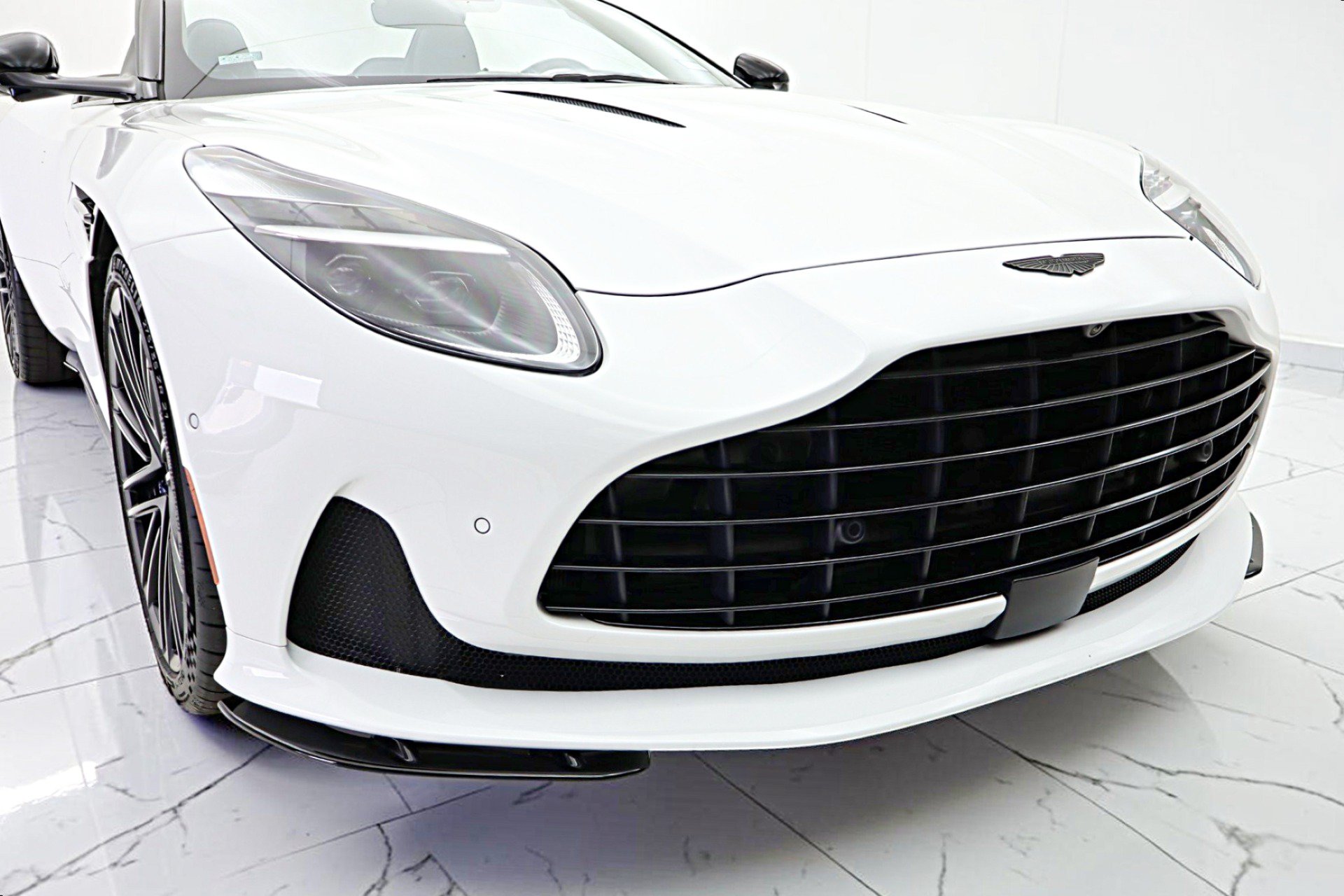Used 2024 Aston Martin DB12 Convertible RWD image 19