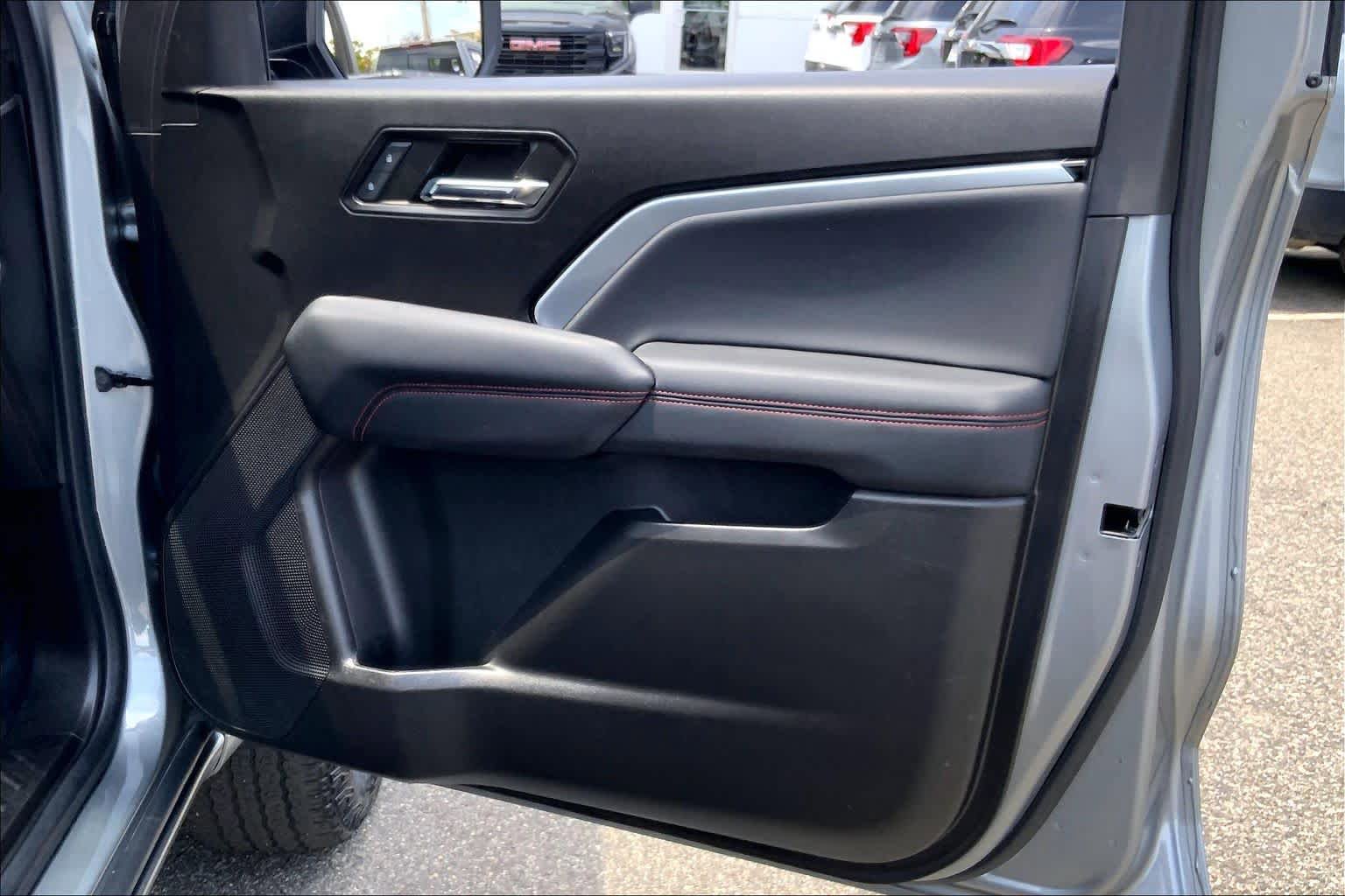 Used 2023 Chevrolet Colorado Z71 w/ Z71 Convenience Package 2 AWD/4WD image 22